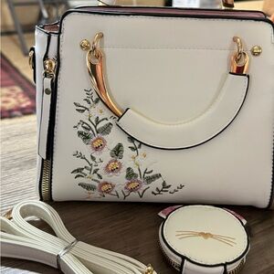 Elegant White Floral Embroidered Handbag